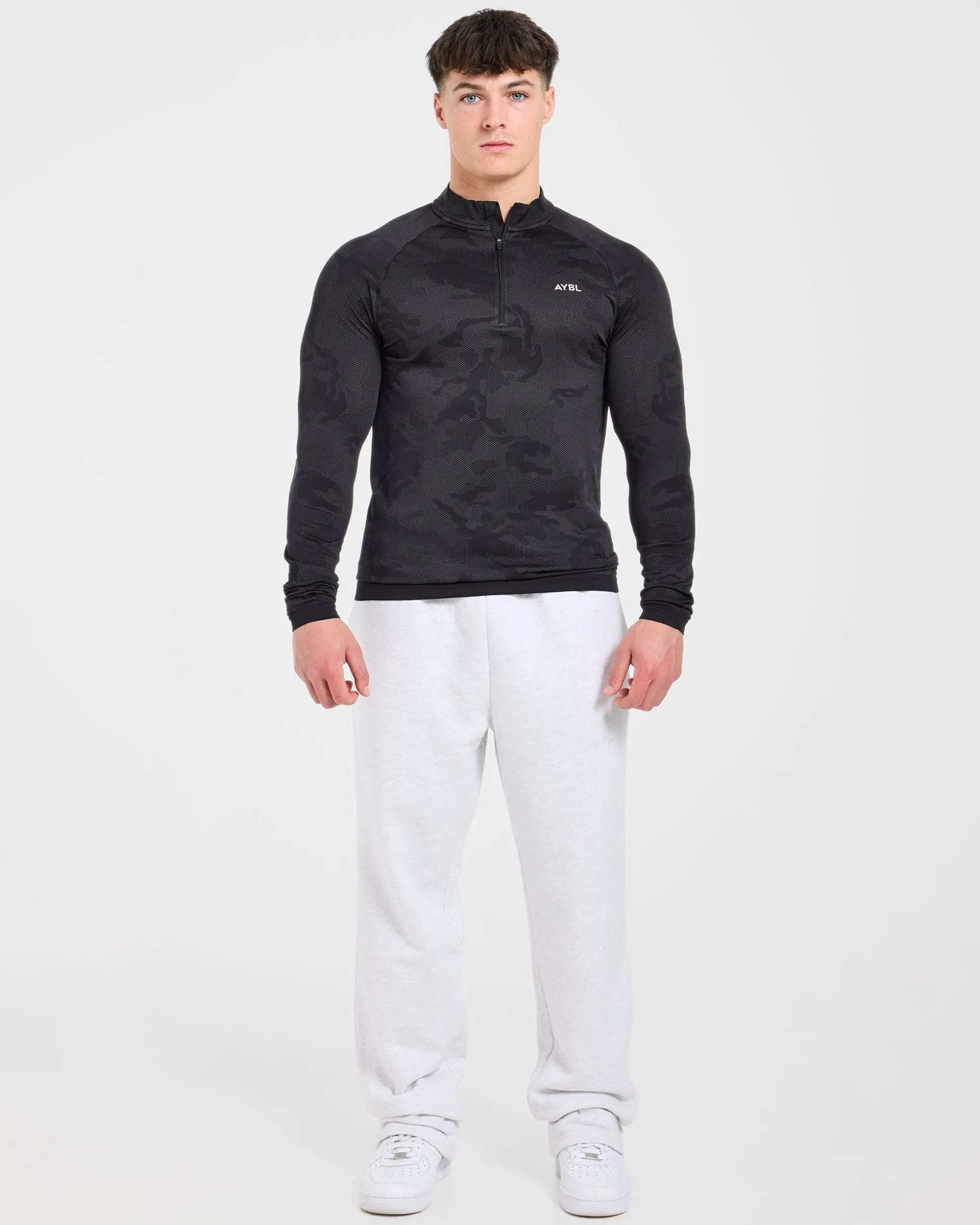 Camo Seamless 1/4 Zip Pullover